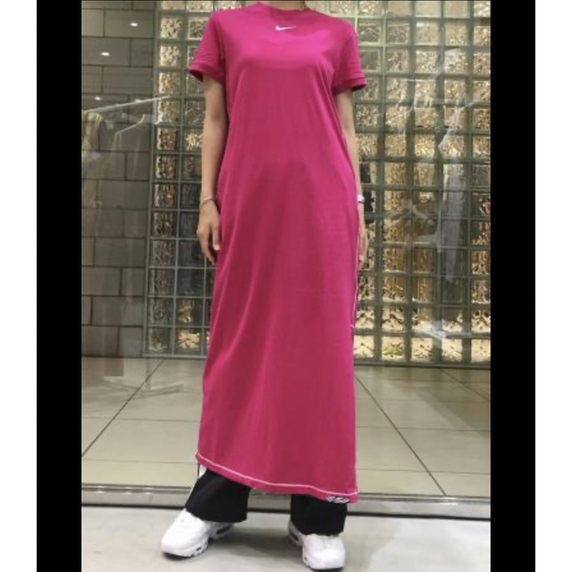 NIKE(ナイキ)の新品 NIKE ナイキ 半袖Tシャツ ロングワンピース パッションピンク M レディースのワンピース(ロングワンピース/マキシワンピース)の商品写真