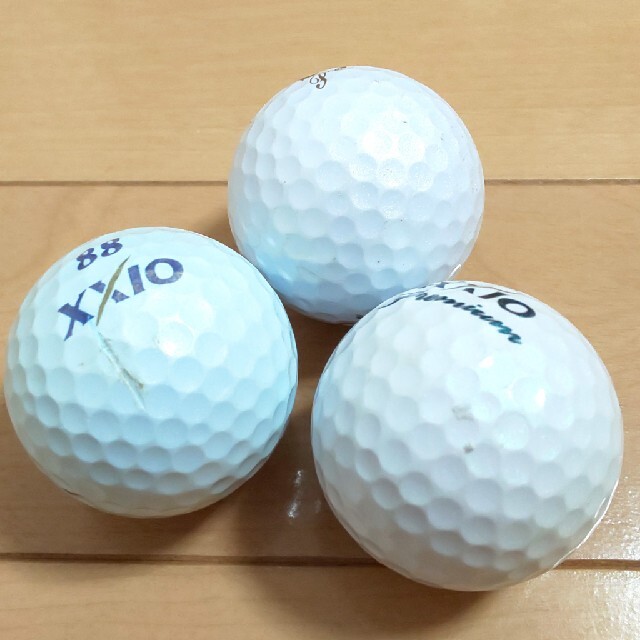 DUNLOP(ダンロップ)のゴルフボール　XXIO　プレミアム込み7個セット スポーツ/アウトドアのゴルフ(その他)の商品写真