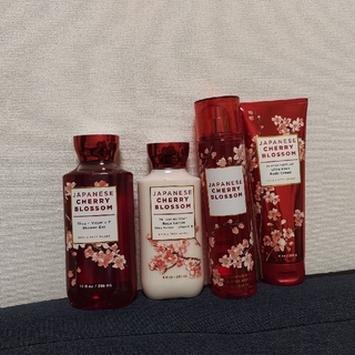 Bath & Body Works - 人気の香り☆綺麗なパッケージ☆バスアンドボディ 