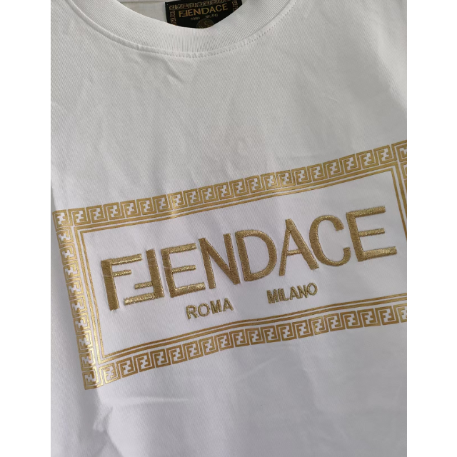 FENDI - 【Versace】フェンダーチェ ロゴ Tシャツの通販 by Gしし's shop｜フェンディならラクマ