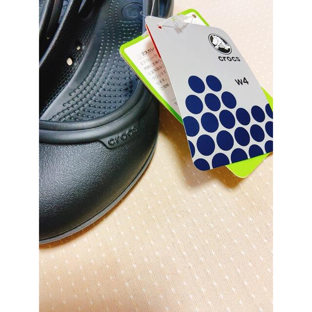 crocs(クロックス)のおさら様専用クロックス　flat ブラック　希少サイズ　20センチ　レディース レディースの靴/シューズ(サンダル)の商品写真