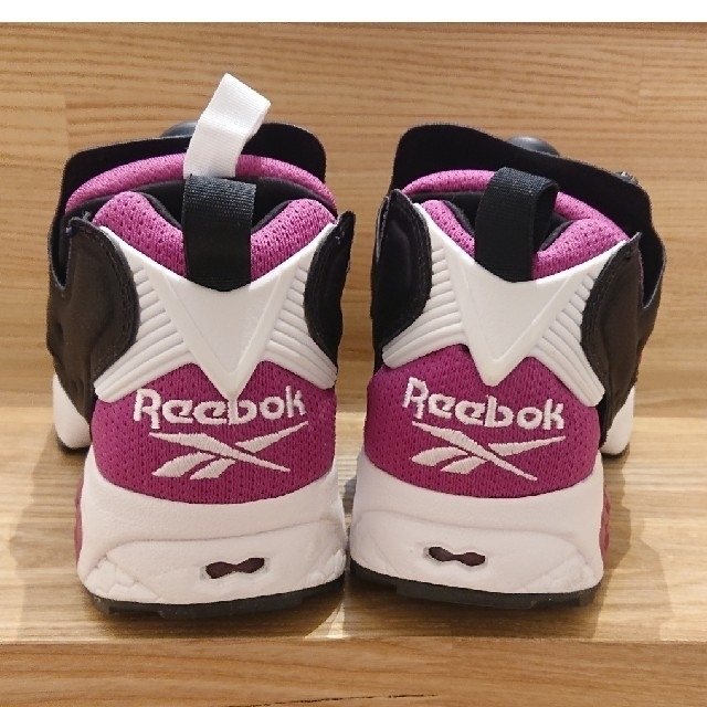 Reebok(リーボック)のリーボック インスタ ポンプフューリー 24.5cm レディースの靴/シューズ(スニーカー)の商品写真