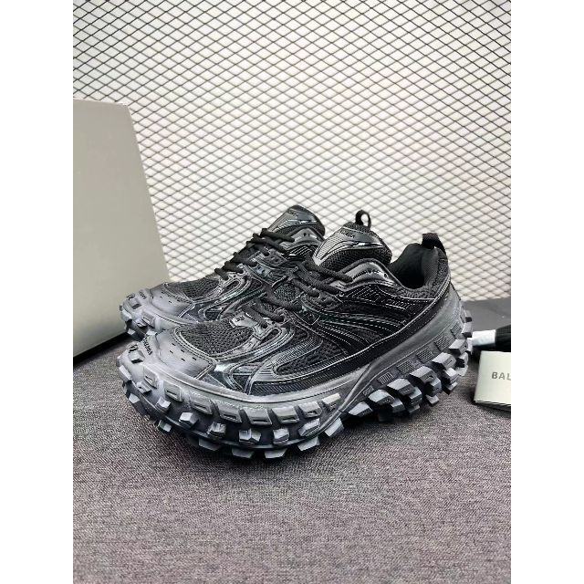 Ba - BALENCIAGA ディフェンダー スニーカー ブラックの通販 by きり