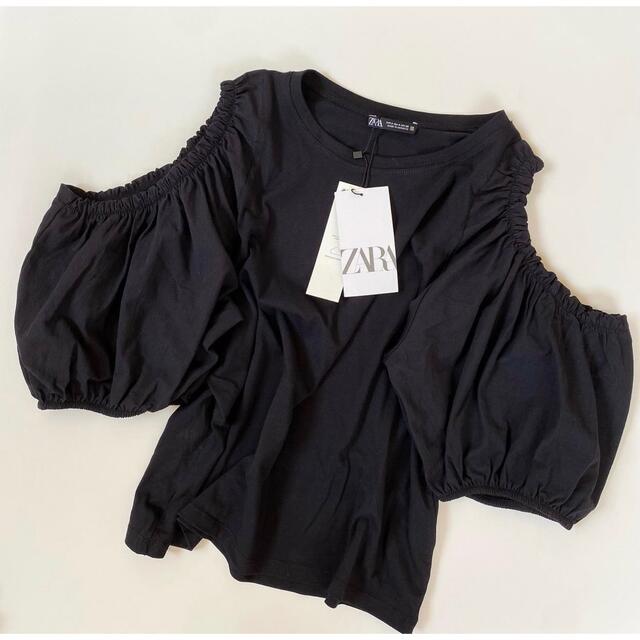 ZARA(ザラ)の【ZARA】ザラ S 黒 カットアウト入り コントラスト Tシャツ カットソー レディースのトップス(Tシャツ(半袖/袖なし))の商品写真