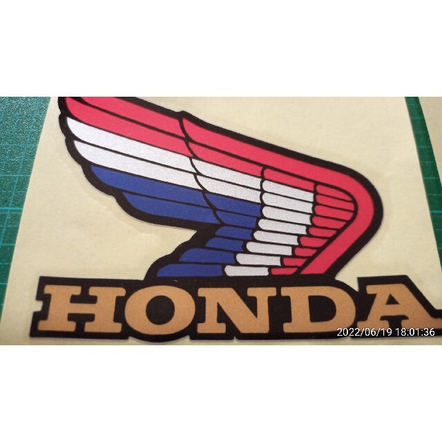 ホンダ(ホンダ)のHONDAウイングメタリックカラーステッカーです。 自動車/バイクのバイク(ステッカー)の商品写真