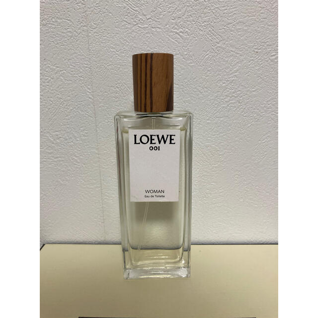 LOEWE(ロエベ)のロエベ香水001 WOMAN EDT (オードトワレ）50ml 箱付き コスメ/美容の香水(香水(女性用))の商品写真