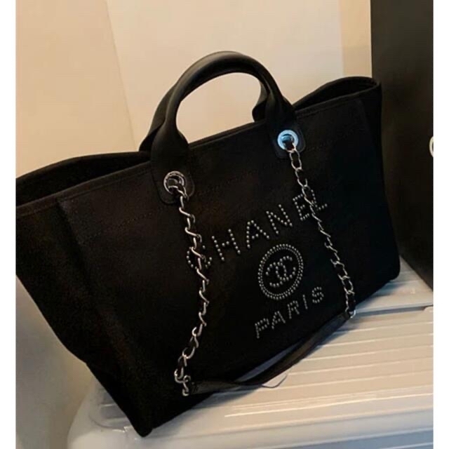 レア☆パールロゴトートバック☆CHANEL週末お値下げ！