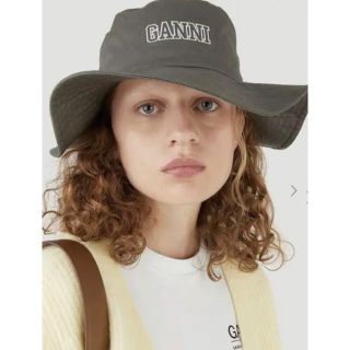 TOMORROWLANDのフリマアイテム一覧 TOMORROWLANDのフリマアイテム一覧