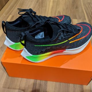 ナイキ(NIKE)のNIKE・ZOOM FLY4・ズームフライ4・黒×虹・27.5cm・新品(陸上競技)