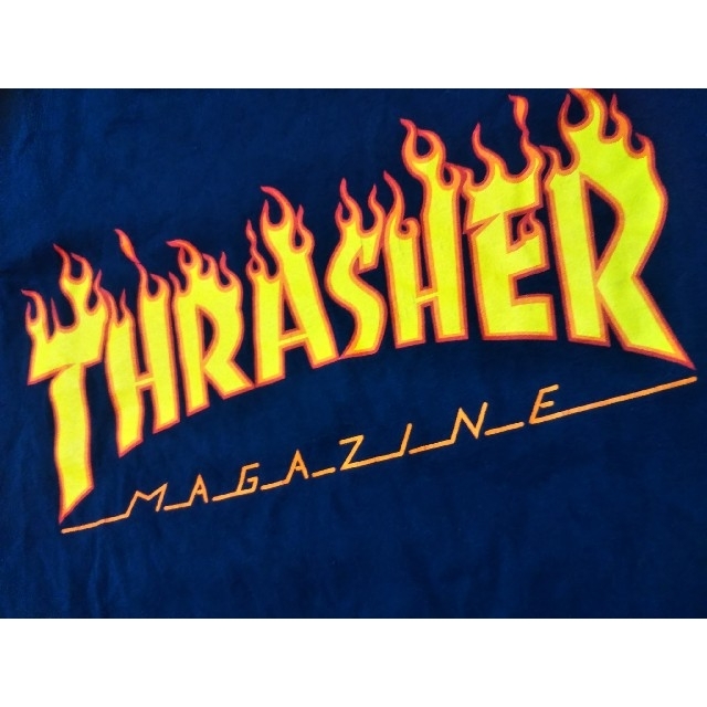 THRASHER(スラッシャー)のスラッシャーファイヤーデカロゴプリント ネイビー紺色スケータースタイルTシャツ メンズのトップス(Tシャツ/カットソー(半袖/袖なし))の商品写真