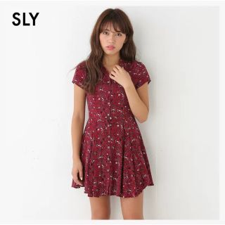 スライ(SLY)のワンピース　SLY  スライ　レッド　半袖　赤　フラワー　花柄　韓国(ミニワンピース)