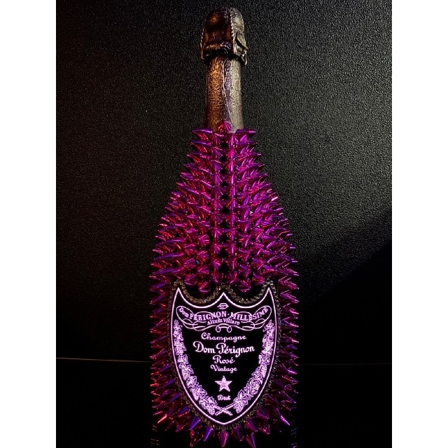 Dom Pérignon(ドンペリニヨン)の《～デコレーション～光るシャンパン》ドン・ペリニヨン ルミナス ロゼ 750㎖ 食品/飲料/酒の酒(シャンパン/スパークリングワイン)の商品写真