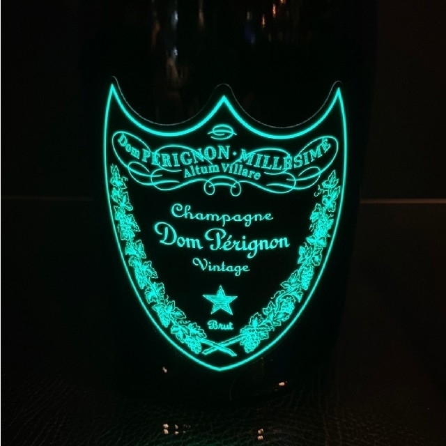 Dom Pérignon - 《光るシャンパン》ドン・ペリニヨン ルミナス Dom Pérignon - 《光るシャンパン》ドン・ペリニヨン ルミナス