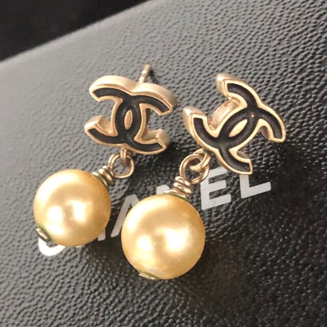 CHANEL パールピアス ココマーク