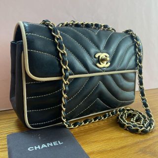 シャネル(CHANEL)の美品☆シャネル　Vステッチ　Wショルダーバッグ　バイカラー　ネイビー×ベージュ(ショルダーバッグ)