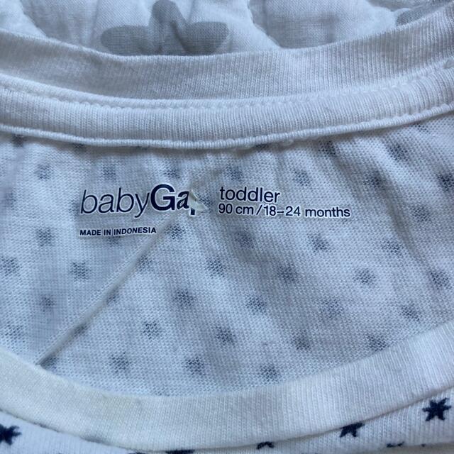 babyGAP(ベビーギャップ)のbaby Gap 半袖ロゴTシャツ　サイズ90 キッズ/ベビー/マタニティのキッズ服女の子用(90cm~)(Tシャツ/カットソー)の商品写真