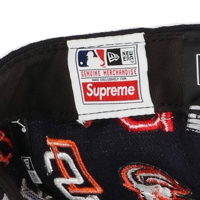 Supreme(シュプリーム)のシュプリーム ×ニューエラ/NewEra 20SS MLB New Era Cap チームロゴ総柄刺繍キャップ メンズ 7.375 ハンドメイドのファッション小物(帽子)の商品写真