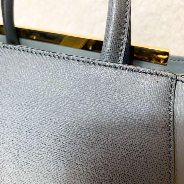 美品》FENDI (フェンディ)レザー ハンドバッグ レッド系 の通販 www