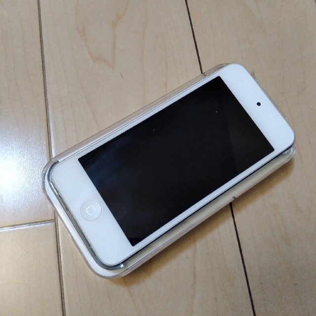 iPod touch(アイポッドタッチ)のipod  touch 7　32G シルバー スマホ/家電/カメラのスマートフォン/携帯電話(スマートフォン本体)の商品写真