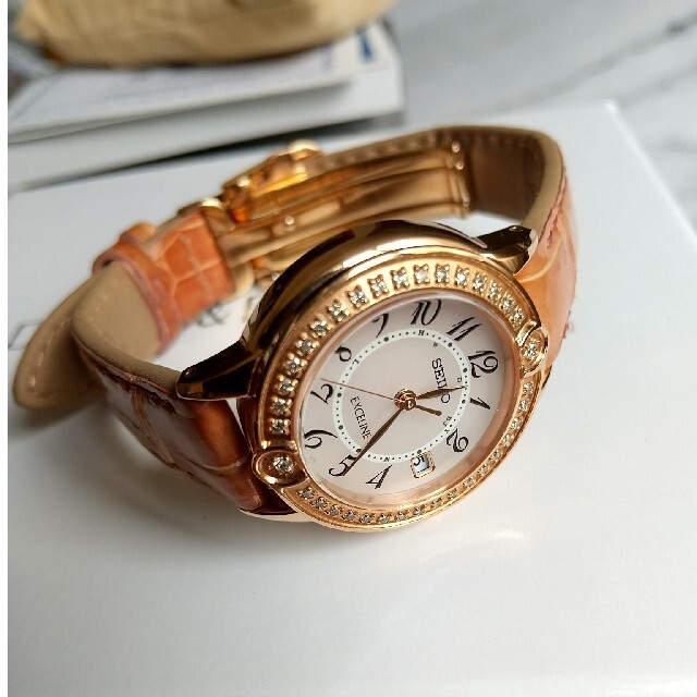 速くおよび自由な エクセリーヌ - SEIKO プレステージ クォーツ 36P