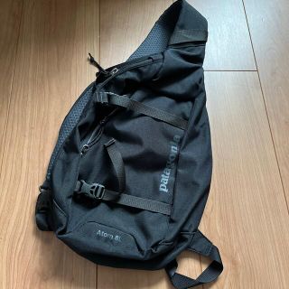 パタゴニア(patagonia)のパタゴニア　アトム スリング8Ｌ　ブラック(ボディーバッグ)