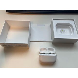 アップル(Apple)のAirPods Pro Apple 充電器 充電ケース エアポッズ(ヘッドフォン/イヤフォン)