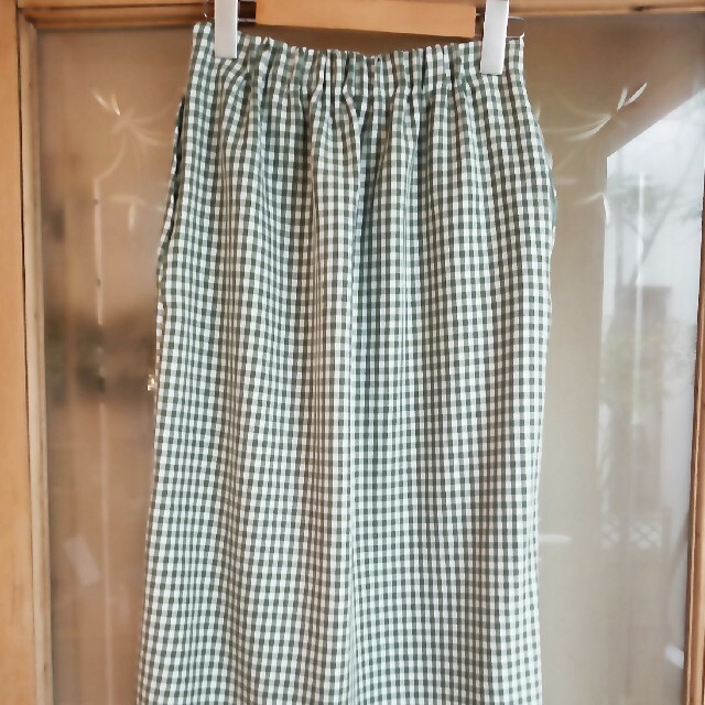 グリーンギンガムチェックタイトスカート　両サイドポケットあり レディースのスカート(ロングスカート)の商品写真