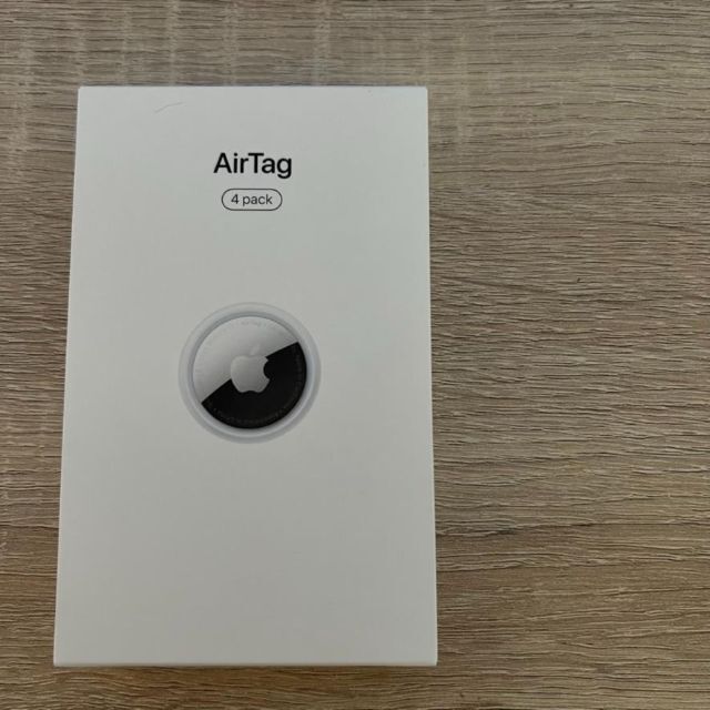 Apple AirTag 本体 / 4個入り　新品未開封
