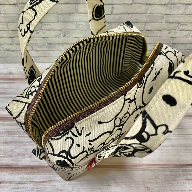 SNOOPY(スヌーピー)のhandmade★bag pouch  (スヌーピー ・monochrome・w ハンドメイドのファッション小物(ポーチ)の商品写真