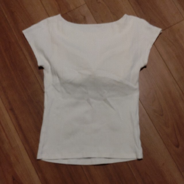 UNIQLO(ユニクロ)の【新品未着】UNIQLO リブボートネックフレンチスリーブブラT(ホワイト) レディースのトップス(Tシャツ(半袖/袖なし))の商品写真