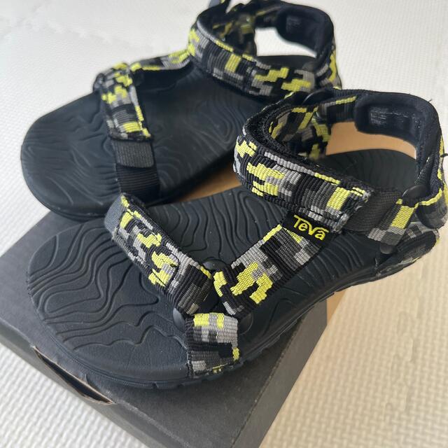 Teva(テバ)のテバ　サンダル1足 キッズ/ベビー/マタニティのキッズ靴/シューズ(15cm~)(サンダル)の商品写真