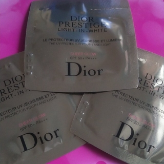 クリスチャンディオール(Christian Dior)の✨【Dior】プレステージ ホワイト ル プロテクター UV シアーグロー３点(化粧下地)