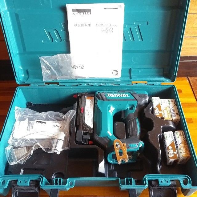 Makita(マキタ)のマキタ　ピンタッカ　PT353D〔T/220727〕 スポーツ/アウトドアの自転車(工具/メンテナンス)の商品写真