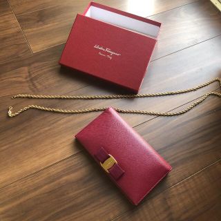 フェラガモ(Ferragamo)のサルヴァトーレ　フェラガモ　長財布　チェーンつき　ミニバッグにも(財布)