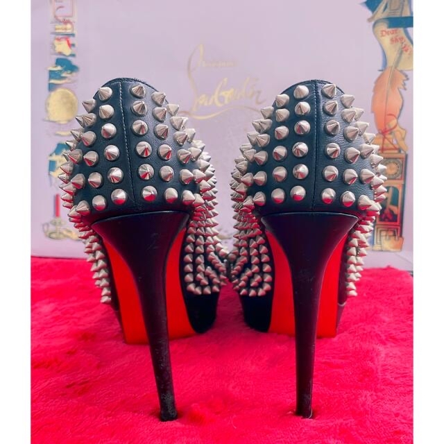 Christian Louboutin(クリスチャンルブタン)のパリ本店購入✨Christian Louboutin スタッズ パンプス👠  レディースの靴/シューズ(ハイヒール/パンプス)の商品写真