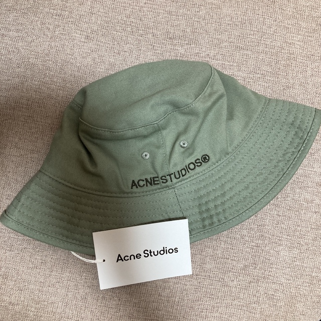 Acne Studios(アクネストゥディオズ)の新品未使用　Acne Studios バケットハット メンズの帽子(ハット)の商品写真