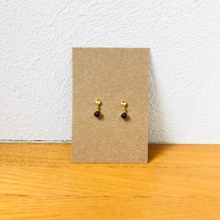 ③ピアス(ピアス)