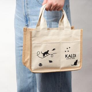 カルディ(KALDI)のKALDI 猫の日バッグ、猫の陶器ソルト&ペッパー(トートバッグ)
