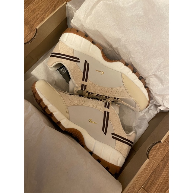 NIKE(ナイキ)のNIKE × JACQUEMUS ナイキ エアフマラ × ジャックムス 24㎝ レディースの靴/シューズ(スニーカー)の商品写真