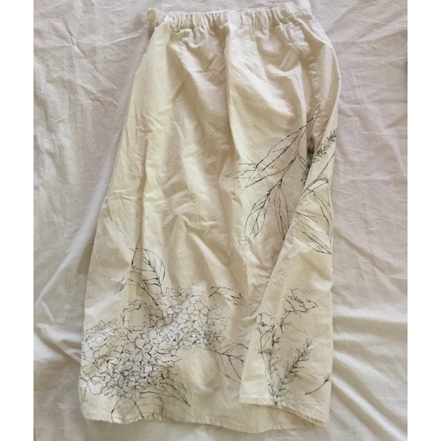 FELISSIMO(フェリシモ)のサニークラウズ　スケッチブックなスカート レディースのスカート(ロングスカート)の商品写真