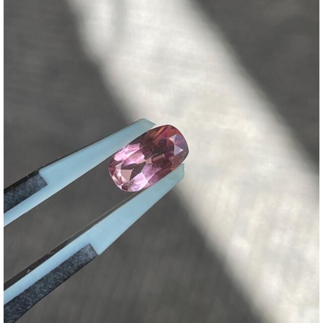 バイカラートルマリン ルース  0.78ct ハンドメイドの素材/材料(各種パーツ)の商品写真