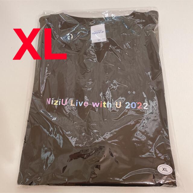 NiziU(ニジュー)のNiziUライブTシャツ 黒 XLサイズ “Light it Up”   公式 エンタメ/ホビーのタレントグッズ(アイドルグッズ)の商品写真