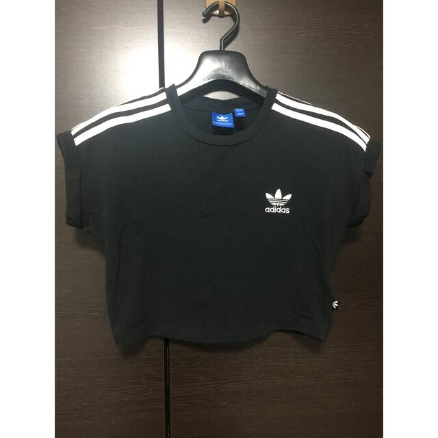 adidas(アディダス)のadidas クロップド　Tシャツ　 レディースのトップス(Tシャツ(半袖/袖なし))の商品写真