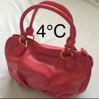 ヨンドシー(4℃)の☆4°C / ヨンドシー レザー　ピンクショルダーバッグ(ショルダーバッグ)