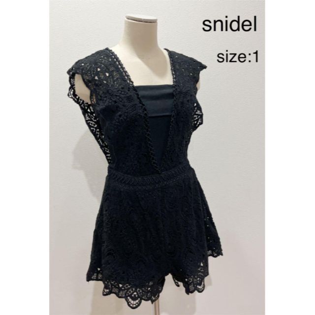 SNIDEL(スナイデル)のスナイデル snidel オールインワン パネルレースロンパース ブラック 1 レディースのパンツ(オールインワン)の商品写真