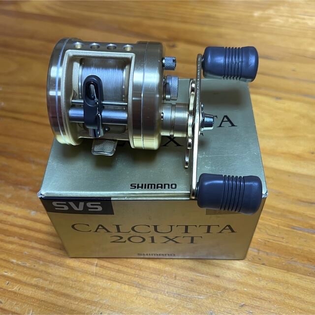 SHIMANO(シマノ)のCALCUTTA 201XT スポーツ/アウトドアのフィッシング(リール)の商品写真