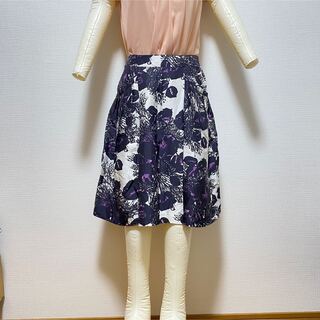 アマカ(AMACA)の花柄フレアスカート (ひざ丈スカート)