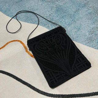 マメ(mame)の最終値下げ　定価以下　Cording Embroidery Bag ブラック(ショルダーバッグ)