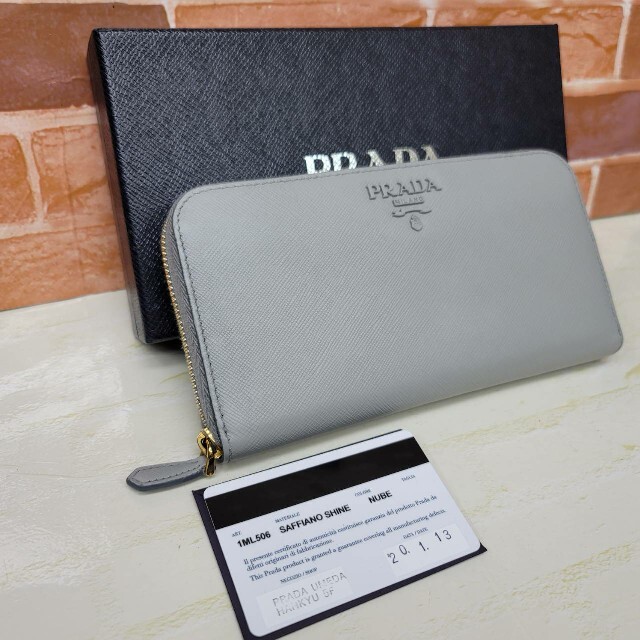 PRADA☆鑑定済☆SAFFIANO SHINE ライトグレー プラダ財布 www
