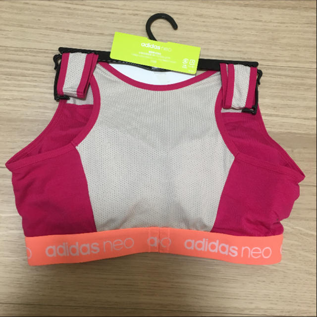 adidas(アディダス)の値下げ！新品‼︎ アディダススポーツブラ Mサイズ2点セット☆ レディースの下着/アンダーウェア(ブラ)の商品写真